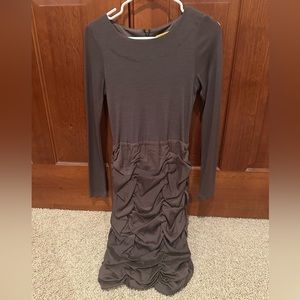 Alice and Olivia Long sleeve mid dress
